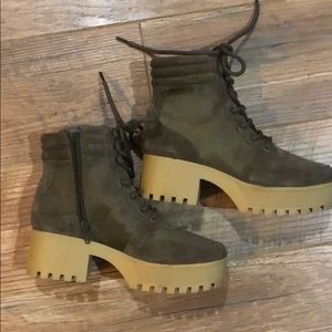Steven Madden boots women’s size 5.5 platform